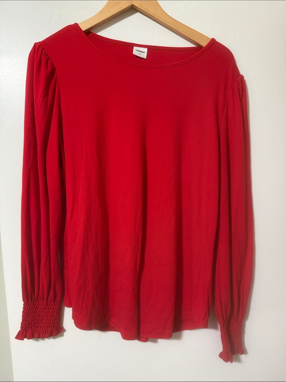 Women's Red Long-Sleeve Smocked Cuff Top